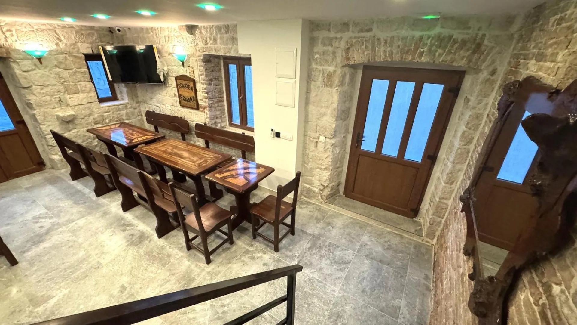 Rooms Malo More Trogir Otel