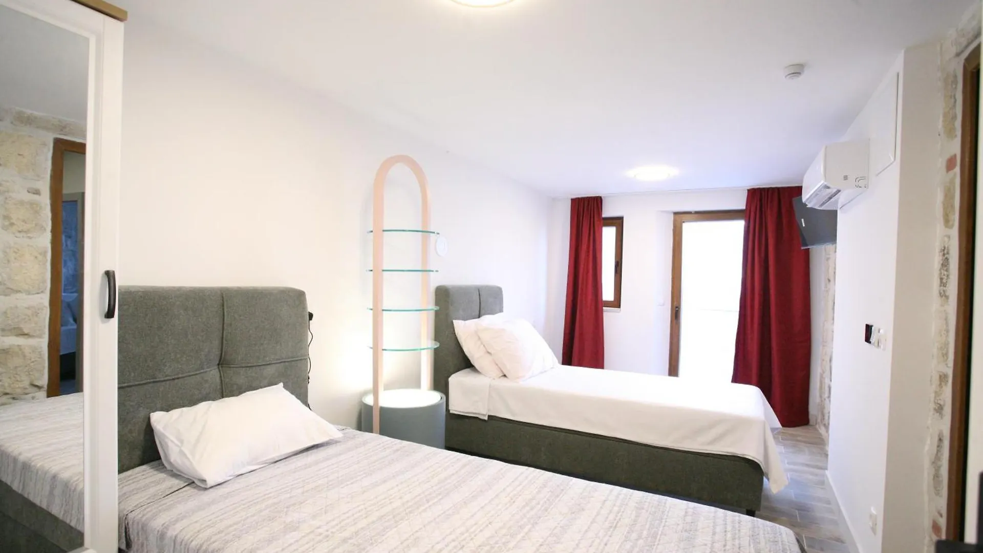 Otel Rooms Malo More Trogir