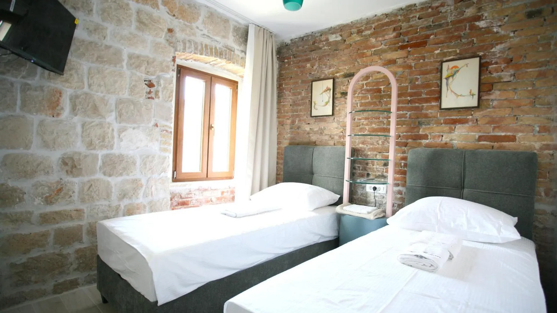 Otel Rooms Malo More Trogir